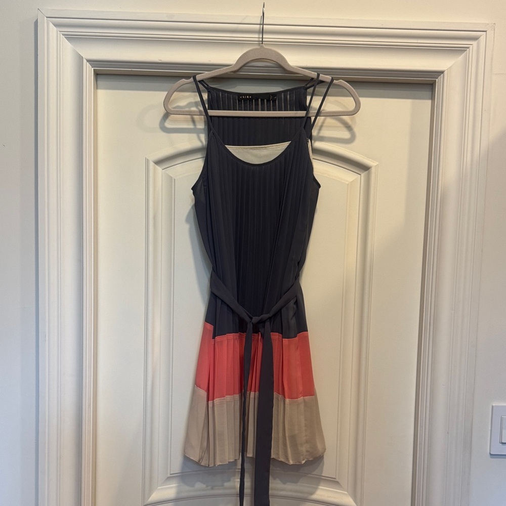 Akiko Pleated Dress size L